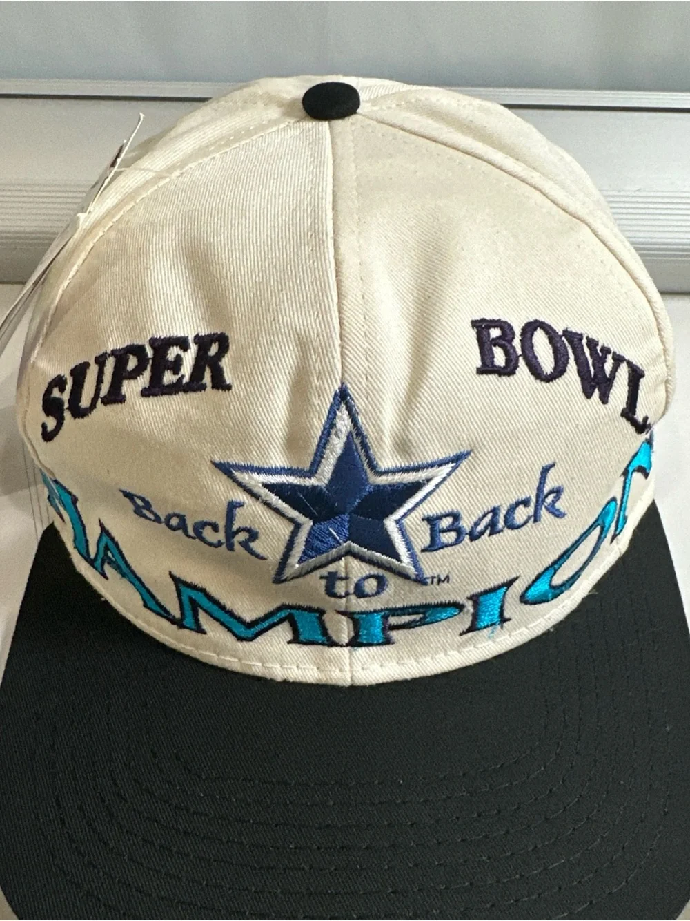 Vintage NWT Dallas Cowboys 'Back to Back Champions' White & Black Snapback Hat